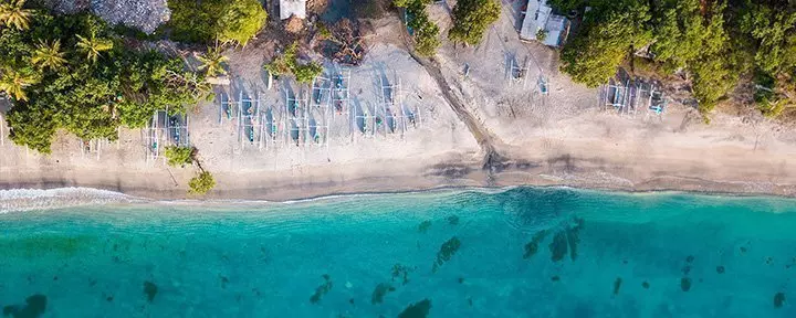 Maisemakuva rannasta Indonesiassa