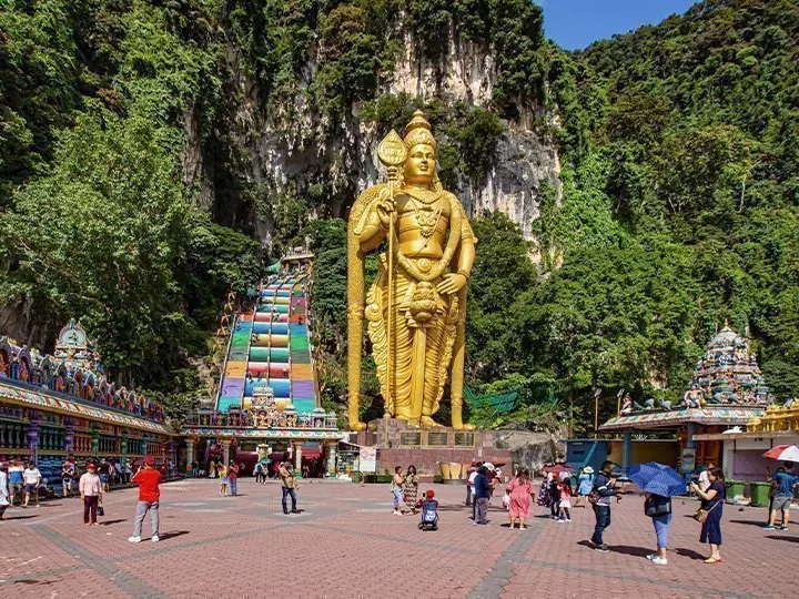 Batu Caves Malesian pääkaupungin Kuala Lumpurin ulkopuolella.